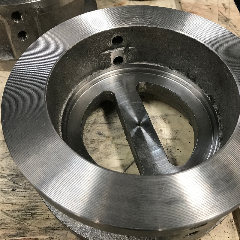 Högtemperaturbeteenden hos en gjutning avnickelbaserad superalloy som används för 815 ◦C